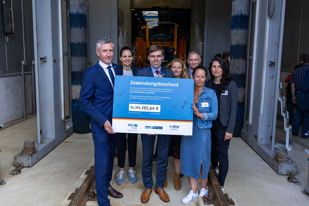 Die Zukunft fährt elektrisch: Land fördert Antriebswende auf der Schiene