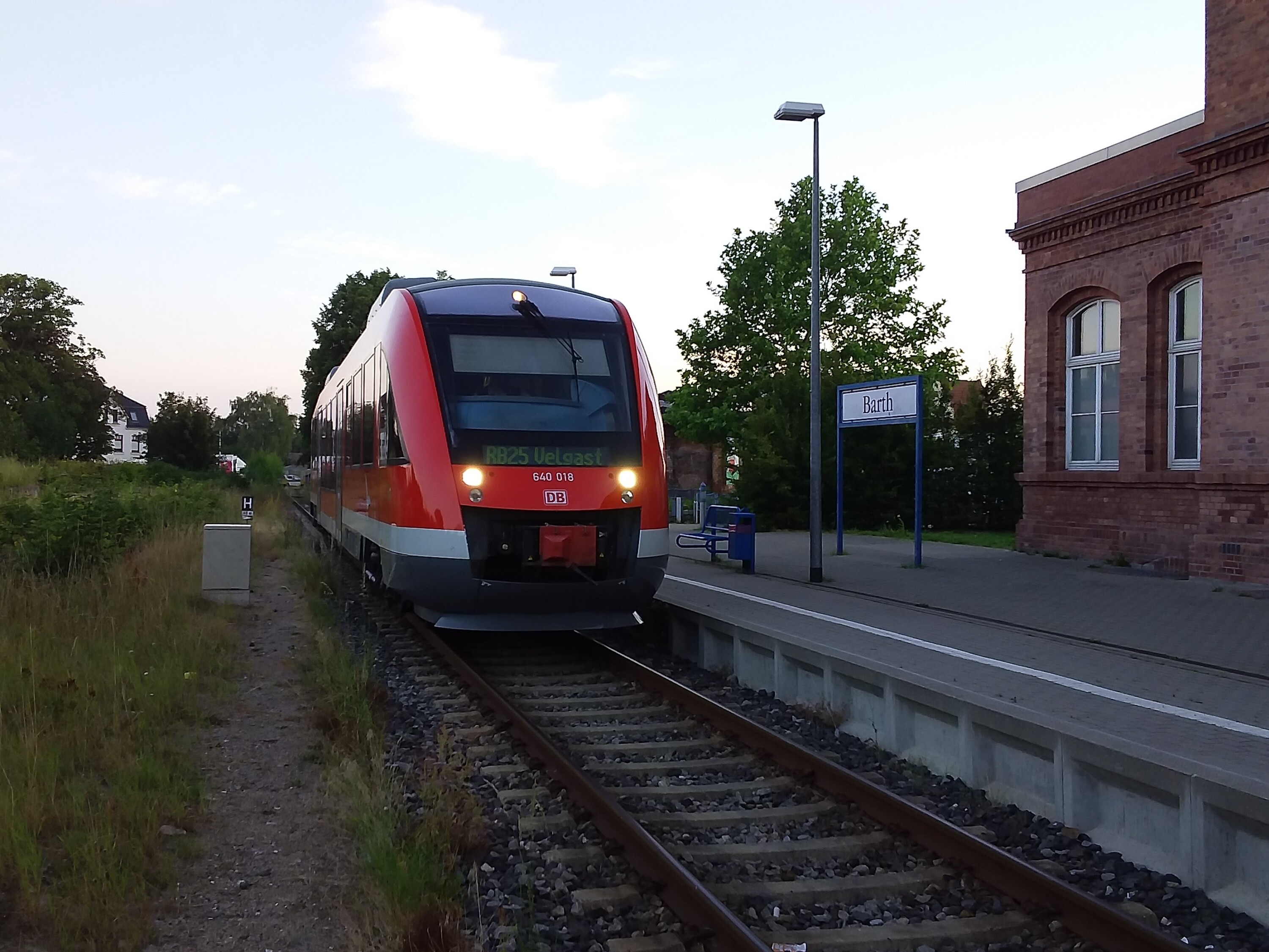Mit Fahrplanwechsel am 14. Dezember 2025 – RB25 im Stundentakt und verlängert bis Stralsund